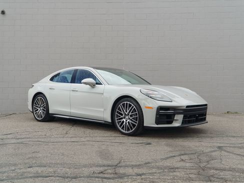 Used 2026 Porsche Panamera 4 AWD/4WD image 9