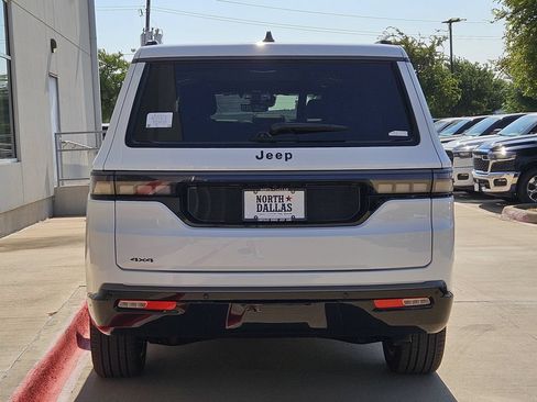 New 2026 Jeep Grand Wagoneer Summit AWD/4WD image 4