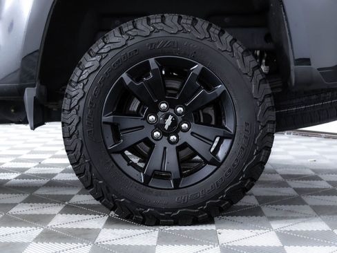 Used 2020 Chevrolet Colorado Z71 w/ Z71 Midnight Edition AWD/4WD image 43
