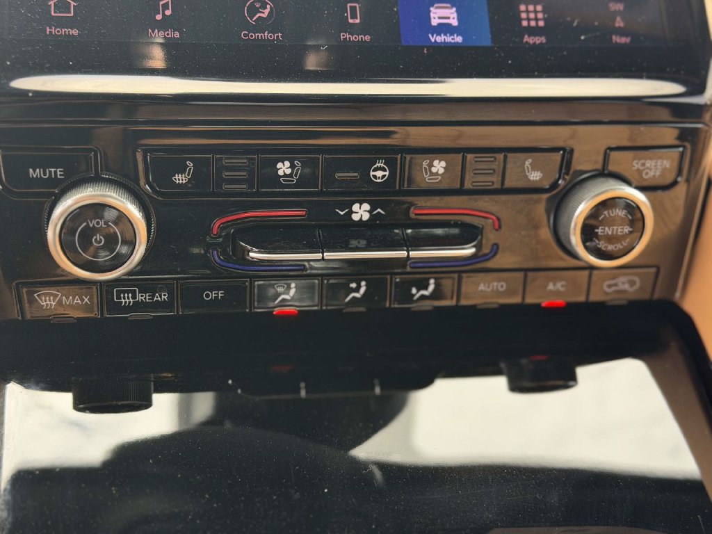 Used 2025 Jeep Grand Cherokee Summit AWD/4WD image 28