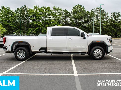 Used 2025 GMC Sierra 3500 Denali w/ Denali Reserve Package AWD/4WD image 8