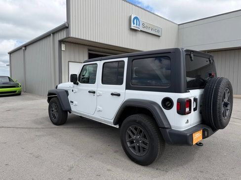Used 2024 Jeep Wrangler Unlimited Sport image 3