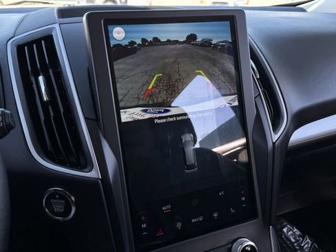 Certified 2024 Ford Edge SEL image 17