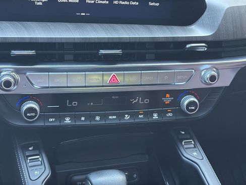 Used 2024 Kia Telluride SX FWD image 43