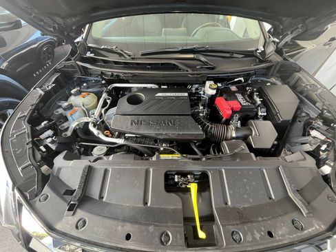 Used 2025 Nissan Rogue SV image 33