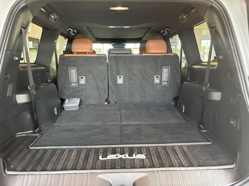 Used 2024 Lexus GX 550 w/ Cold Area Package AWD/4WD image 30
