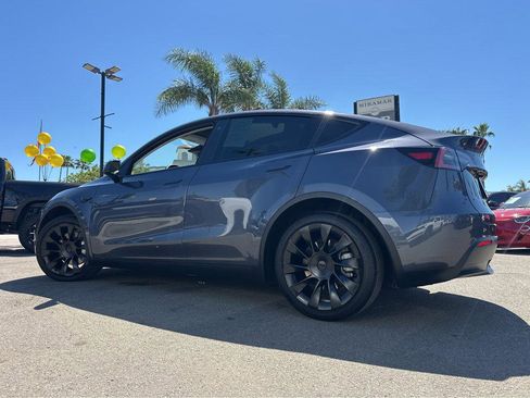 Used 2023 Tesla Model Y Long Range image 3
