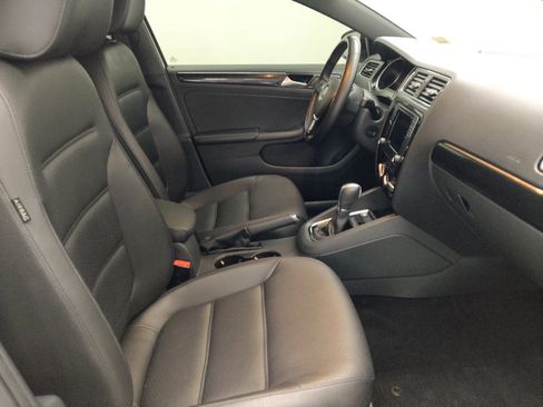Used 2018 Volkswagen Jetta Sport FWD image 21