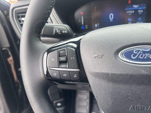 Used 2023 Ford Escape Active w/ Cold Weather Package FWD image 12