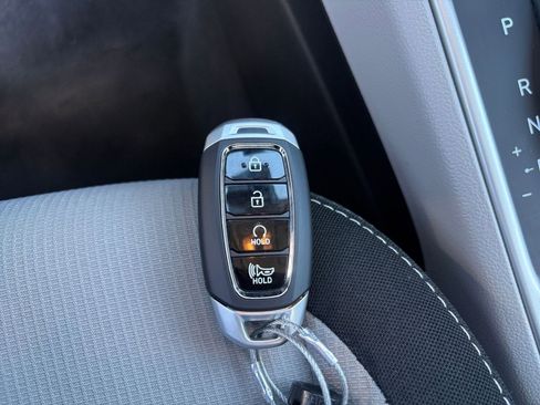 Used 2025 Hyundai Venue SEL FWD image 21