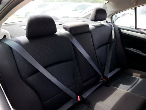 Used 2017 Subaru Legacy 2.5i Premium image 14