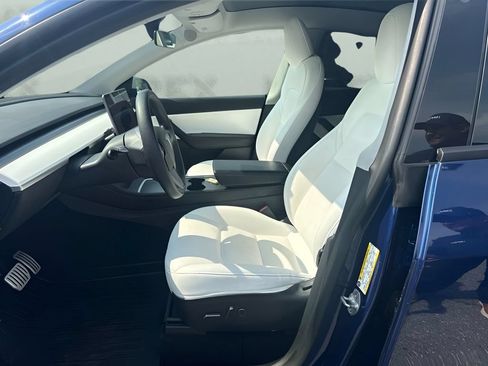 Used 2022 Tesla Model Y Performance AWD/4WD image 5