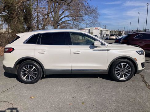 Used 2019 Lincoln Nautilus Select image 2
