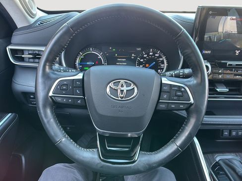 Used 2021 Toyota Highlander Platinum AWD/4WD image 28