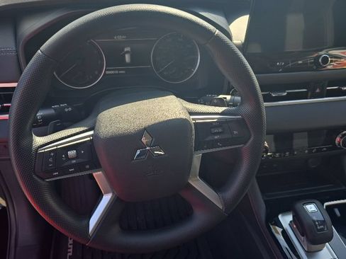 New 2026 Mitsubishi Outlander ES FWD image 10