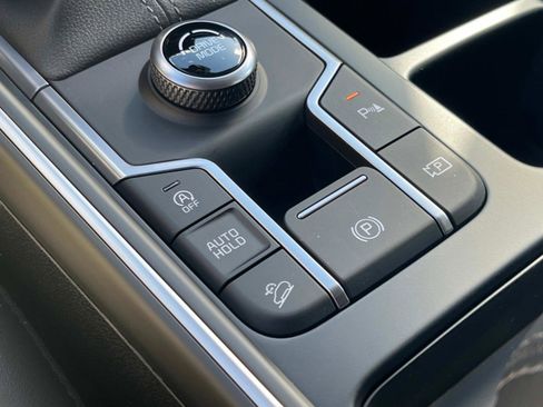 New 2025 Kia Sorento S FWD image 30