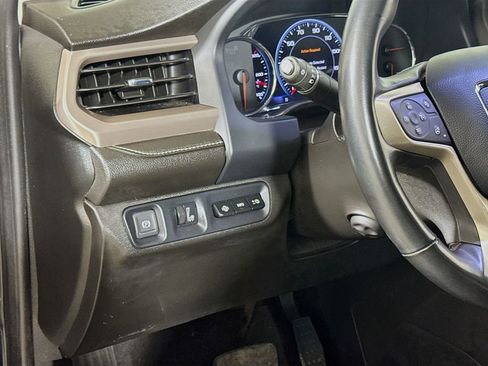 Used 2023 GMC Acadia Denali FWD image 8