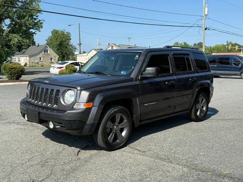 Used 2015 Jeep Patriot High Altitude FWD image 3