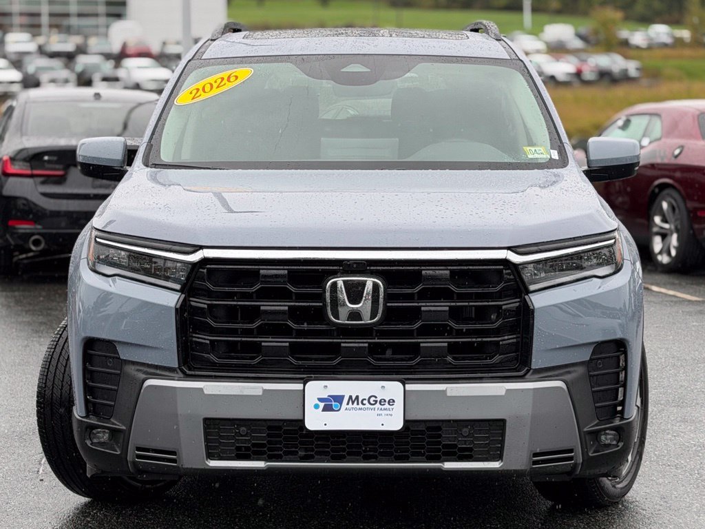 Used 2026 Honda Pilot Touring image 2