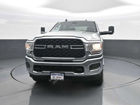 Used 2022 RAM 3500 Big Horn AWD/4WD image 3