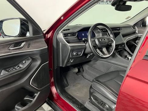 Used 2022 Jeep Grand Cherokee L Limited AWD/4WD image 21
