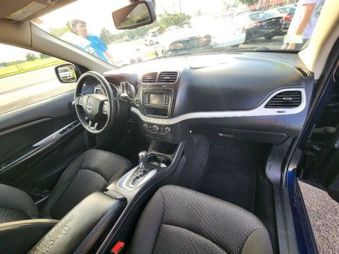 Used 2019 Dodge Journey SE FWD image 15
