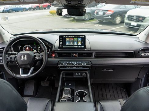 Used 2024 Honda Pilot Touring image 25