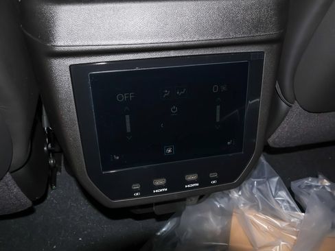 New 2026 GMC Yukon XL AT4 Ultimate AWD/4WD image 15