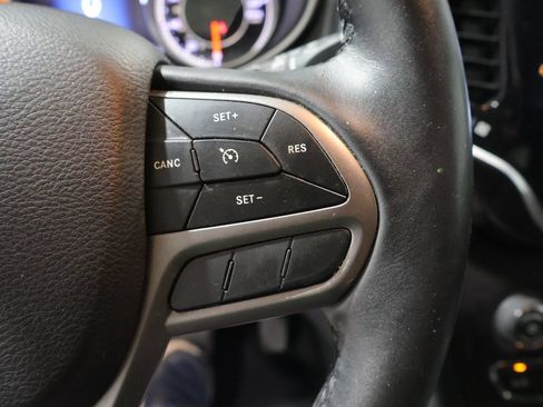 Used 2019 Jeep Cherokee Limited AWD/4WD image 41