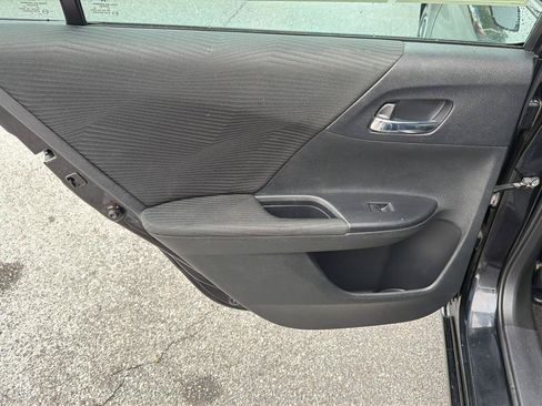 Used 2017 Honda Accord LX image 17