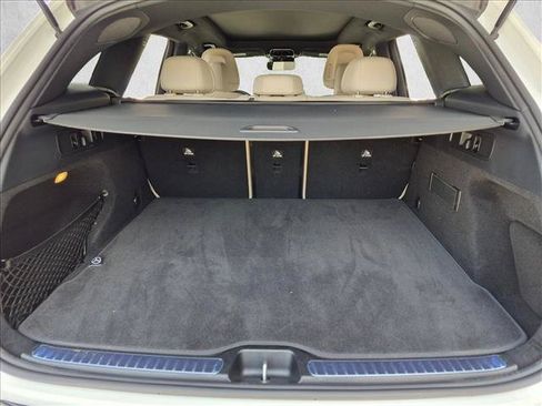 Used 2025 Mercedes-Benz GLC 300 4MATIC image 6