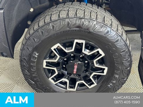 Used 2024 GMC Sierra 2500 AT4X AWD/4WD image 15