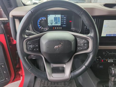 Used 2023 Ford Bronco Wildtrak image 22