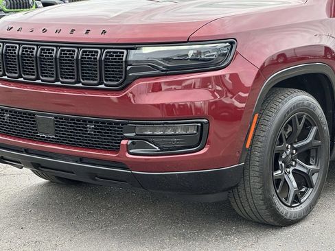 Used 2024 Jeep Wagoneer L Series II AWD/4WD image 8