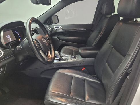 Used 2019 Jeep Grand Cherokee Limited AWD/4WD image 17