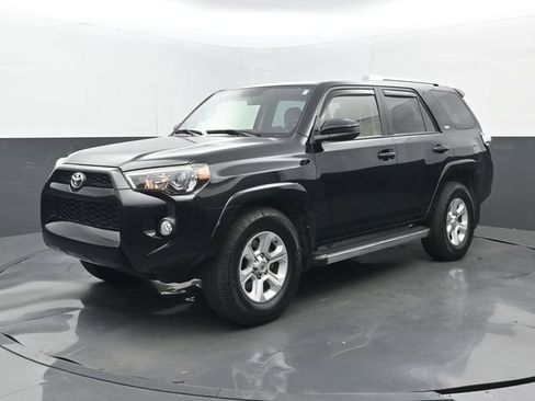Used 2014 Toyota 4Runner SR5 RWD image 8