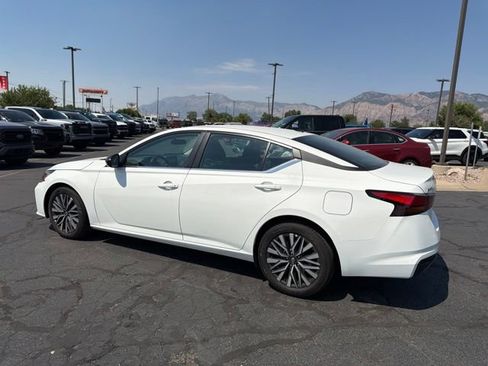 Used 2026 Nissan Altima 2.5 SV FWD image 12