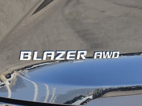 Used 2025 Chevrolet Blazer LT AWD/4WD image 5