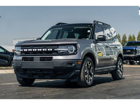 Used 2023 Ford Bronco Sport Outer Banks w/ Tech Package AWD/4WD image 2