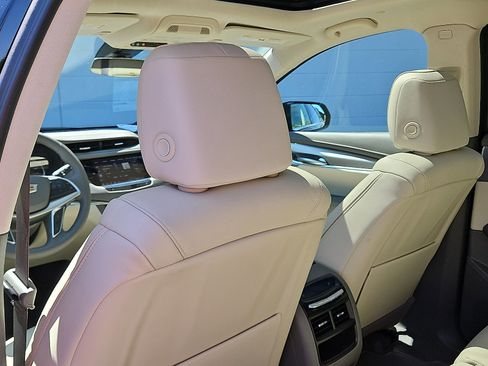 New 2025 Cadillac XT5 Premium Luxury image 8