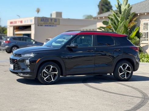 Used 2021 Chevrolet TrailBlazer RS w/ Sun and Liftgate Package FWD image 7