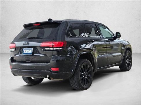 Used 2018 Jeep Grand Cherokee Altitude image 5