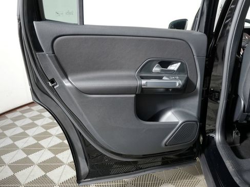 Certified 2022 Mercedes-Benz GLB 250 4MATIC image 30