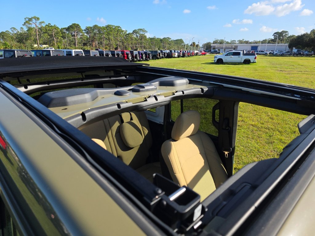 Used 2025 Jeep Wrangler Unlimited Sport S 4xe AWD/4WD image 18