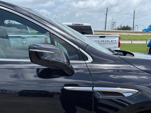 Used 2024 Buick Enclave Premium FWD image 9