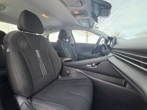 Certified 2021 Hyundai Elantra SEL w/ Convenience Package image 33