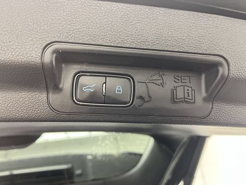Used 2020 Ford Explorer XLT w/ Equipment Group 202A AWD/4WD image 5