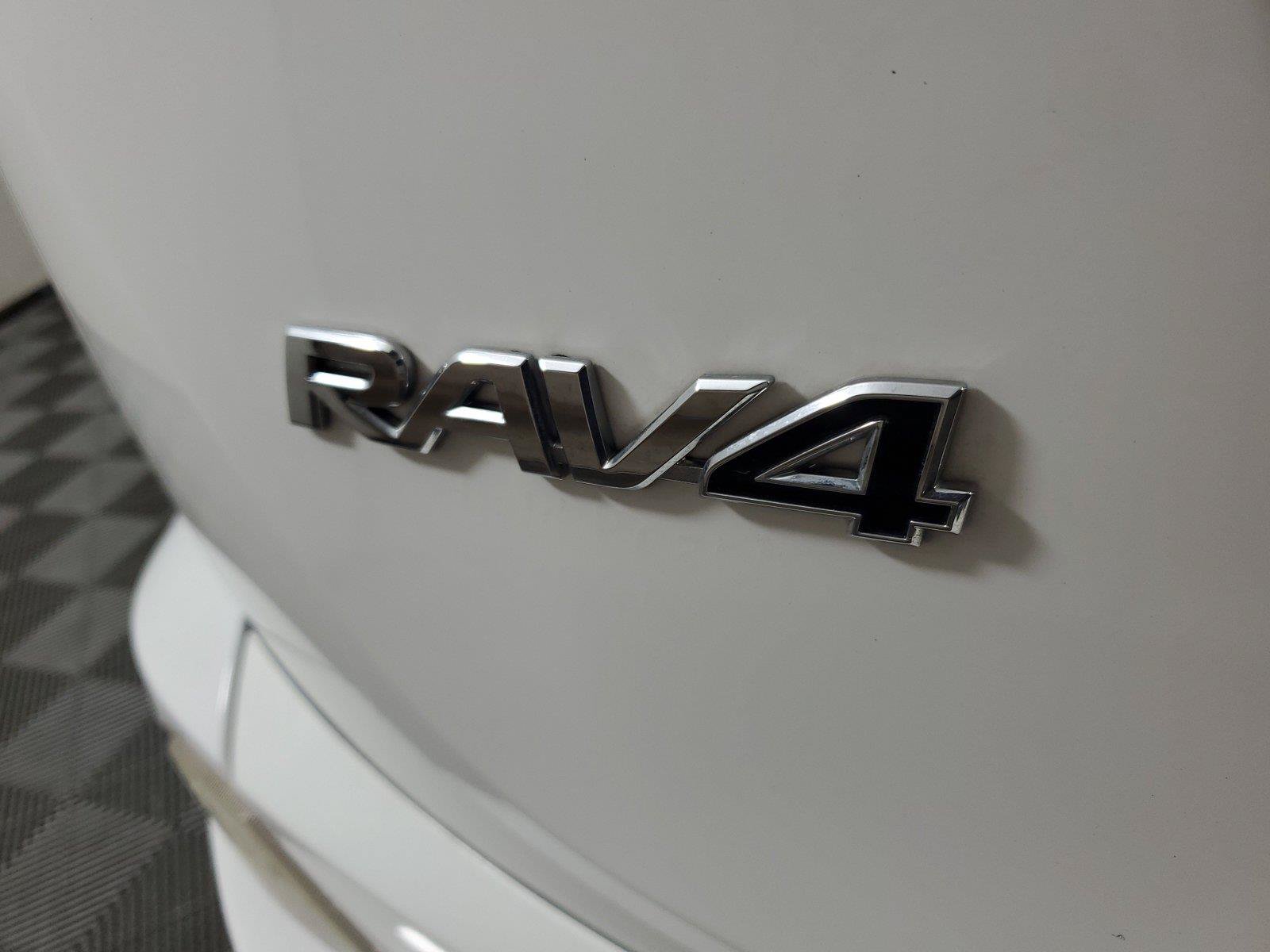 Used 2016 Toyota RAV4 SE FWD image 7