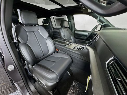New 2026 Jeep Grand Wagoneer L Limited AWD/4WD image 31