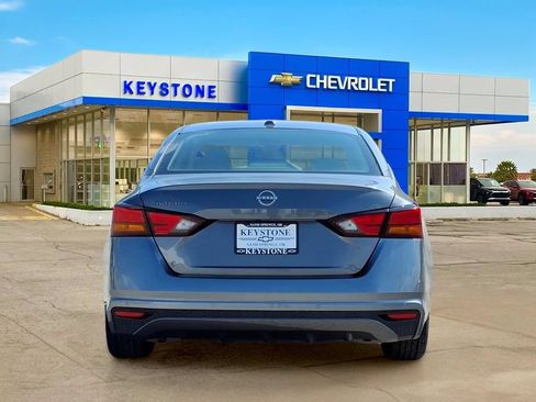 Used 2025 Nissan Altima 2.5 SV FWD image 6